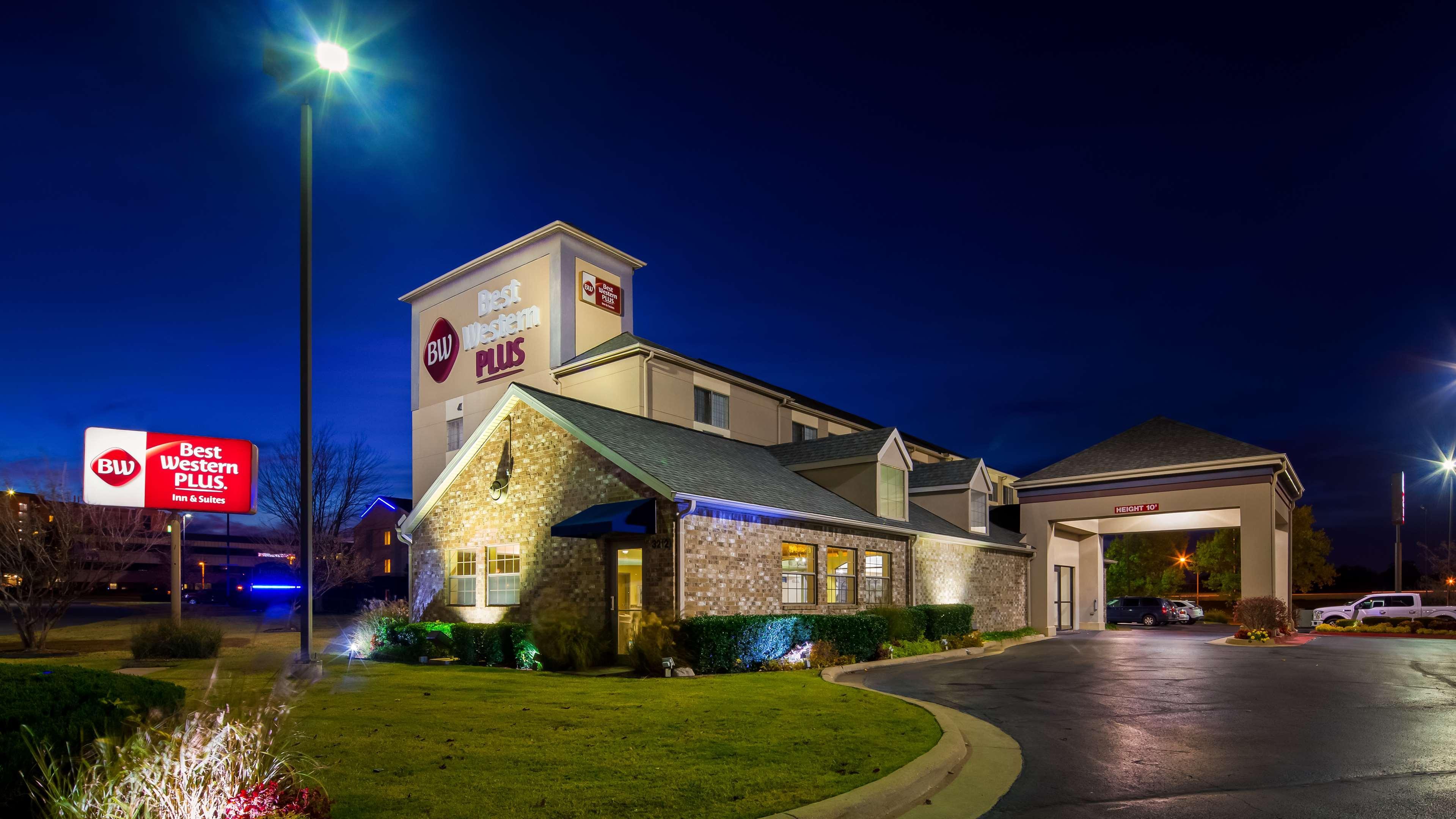 Best Western Plus Tulsa Inn & Suites Екстериор снимка